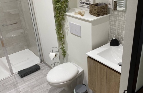 Lafrancaise Bed & Breakfast | Studio Chez Lhabitant Tout Confort