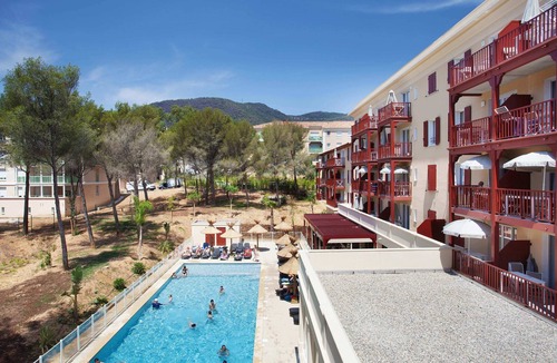 Cavalaire-sur-Mer Apartment | Studio Climatisé | 10 Minutes de la Plage!