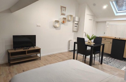 Charleville-Mezieres Apartment | Studio confortable avec parking
