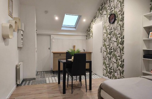 Charleville-Mezieres Apartment | Studio confortable avec parking