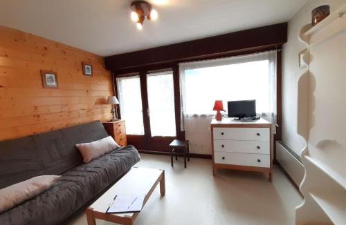 Saint-Lary-Soulan Apartment | Studio Confort 4 Pers. St-Lary Soulan – Balcon Sud, salle musculation, sauna & jacuzzi - FR-1-457-229