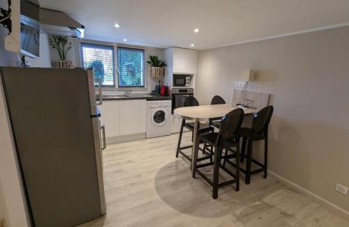 Dinoze Apartment | Studio cosy avec terrasse pr. à Epinal, parking compris - FR-1-589-661