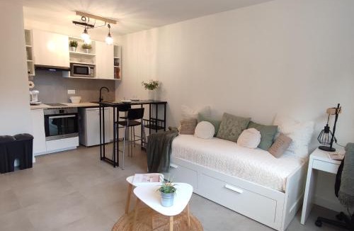 Centre Ville Apartment | Studio Cosy, résidence sécurisée, parking privé