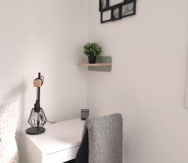 Centre Ville Apartment | Studio Cosy, résidence sécurisée, parking privé
