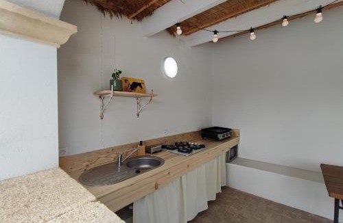 Saint-Bonnet-du-Gard Bed & Breakfast | Studio cuisine extérieure