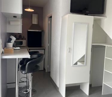 Joncherey Apartment | Studio de plein pied avec terrasse