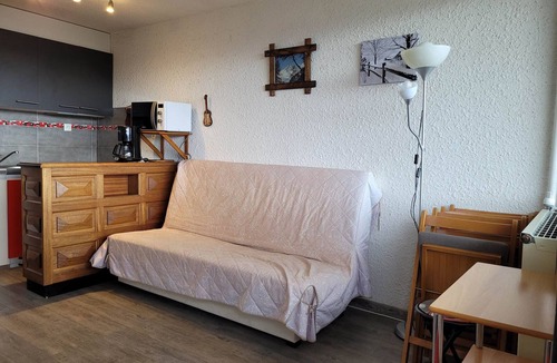 Pra Loup Apartment | Studio for 4 in Pra-Loup with balcony