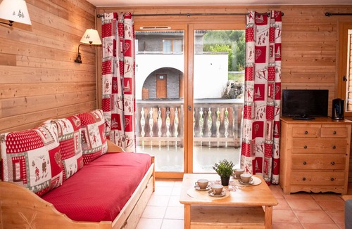 Pra Loup Apartment | Studio for 4 with balcony and parking in Pra Loup 1500