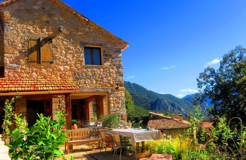 Castellane Apartment | Studio ideally situated for exploring the Verdon Gorges