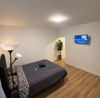 Old Town Apartment | Studio Joël Calme moderne à 5 min de la gare