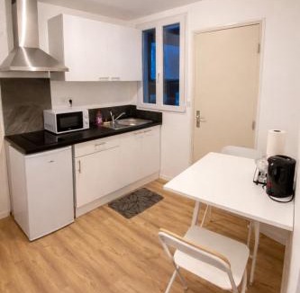 Old Town Apartment | Studio Joël Calme moderne à 5 min de la gare