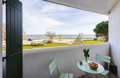 Rivedoux-Plage Apartment | Studio Le Phare, Sea View, Private Terrace & Wi-Fi