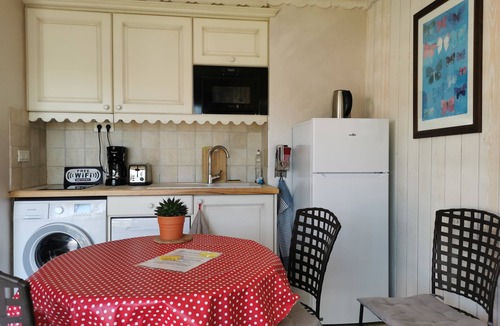 Duingt Apartment | Studio les Pieds Dans L'eau