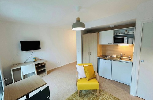 Barbatre Apartment | Studio Moderne au Cœur de Reims We Live In R 101