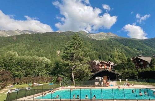 Les Contamines-Montjoie Apartment | Studio Premium - Tour du MontBlanc - Piscine - Nature & fraîcheur - Vue Dôme de Miage