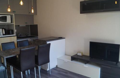 Le Super-Sauze Apartment | Studio rénové au pied des pistes avec terrasse - FR-1-165A-22