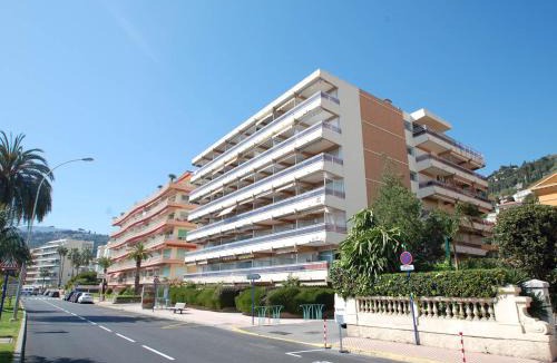 Menton Apartment | Studio rénové face mer avec terrasse à Menton - FR-1-196-167