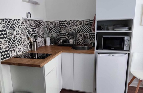 Morlaix Apartment | Studio terrace in town center near pedestrian streets, port, restaurants.