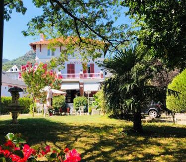 Argeles Gazost Apartment | Studio vue Tourmalet dans villa historique "Victoria"