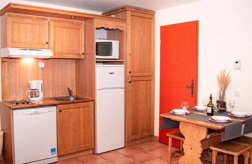 Pra Loup Apartment | Studio with balcony, parking included, Praloup 1500
