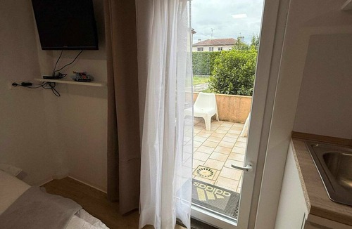 Villerupt Apartment | Studio with Garden