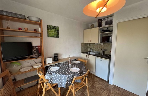 Valras-Plage Apartment | Studio with Pool and Parking 500m from the Beach