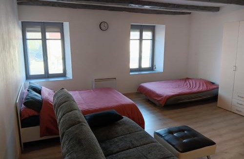 Neuilly-l'Eveque Apartment | Studios à la Campagne