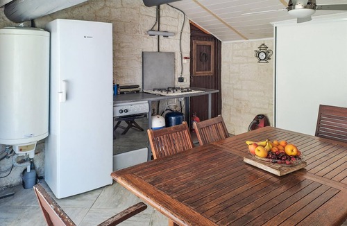 Jonquieres-Saint-Vincent House | Stunning home in Jonquière saint Vincen