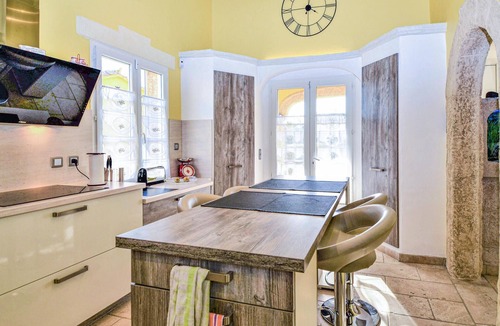 Jonquieres-Saint-Vincent House | Stunning home in Jonquière saint Vincen