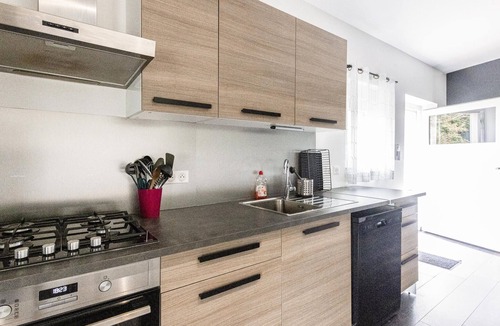 Bouzonville House | Stunning home in Bouzonville with WiFi