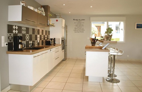 Trelevern House | Stunning home in Trelevern with house sea view