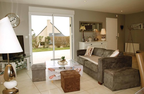 Trelevern House | Stunning home in Trelevern with house sea view