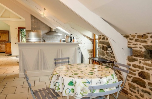 Saint-Suliac House | Stunning private villa for 6 guests with TV, terrace and pets allowed