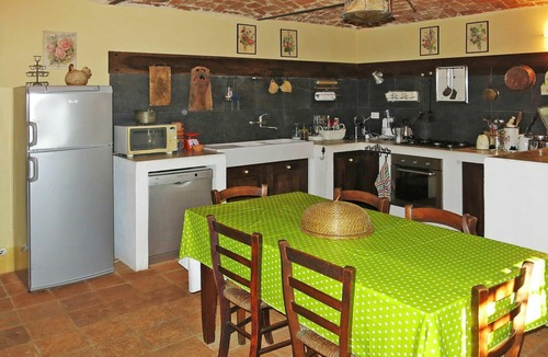 Capriglio House | Stunning private villa for 10 guests with WIFI, private pool, TV, terrace and pets allowed