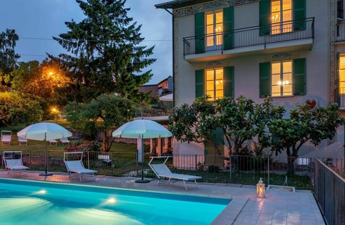 La Morra Villa | Stunning private villa for 8 people with private pool, WIFI, TV and patio