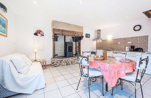 Evran House | Stunning private villa for 4 people with TV and terrace