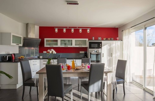 Goulven House | Stunning private villa for 4 people with WIFI, TV and terrace