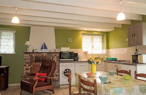 Matignon House | Stunning private villa for 4 people with TV and pets allowed