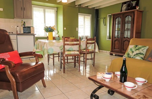 Matignon House | Stunning private villa for 4 people with TV and pets allowed