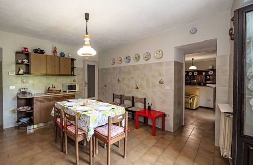 Mergozzo House | Stunning villa for 5 guests with WIFI, TV, balcony and pets allowed