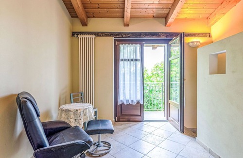 Montaldo Roero House | Stunning villa for 8 guests with TV, balcony and pets allowed