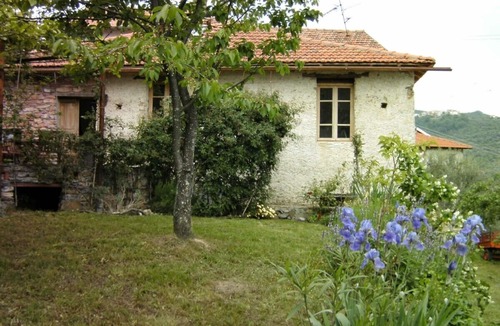 Stellanello House | Stylishly renovated natural stone house with garden and terrace 20 minutes from the beach