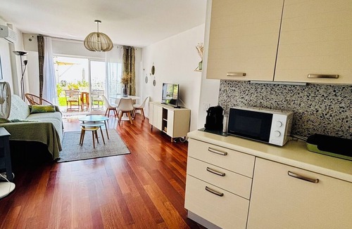 Espero-Pax Apartment | Sublime sea view, heated pool, garden, direct sea access to the Corniche d'or