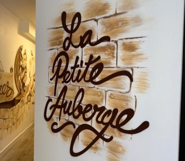 Langres Apartment | Suite 1- La Petite Auberge
