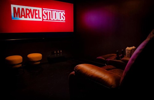 Homecourt Apartment | Suite 7 ème Art - CINE ROOM, Logement insolite - atypique