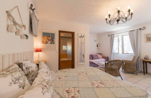 Vence House | Suite double bed + sofa bed with terrace (11)