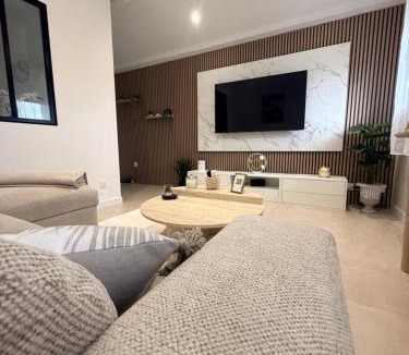 Toulouse North Apartment | Suite Elégance, Design, Calme, Clim et Parking