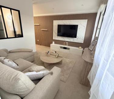 Toulouse North Apartment | Suite Elégance, Design, Calme, Clim et Parking