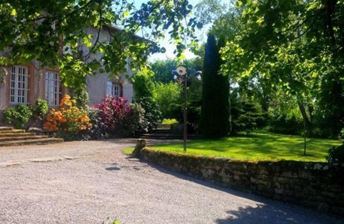 Aydoilles Bed & Breakfast | Suite familiale au Prieuré avec accès parc et grandes chambres - FR-1-589-736