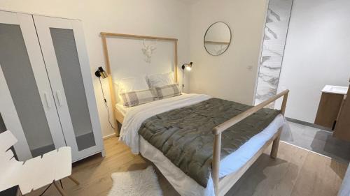Augny Apartment | Suite moderne 2 personnes avec parking gratuit accès jardin